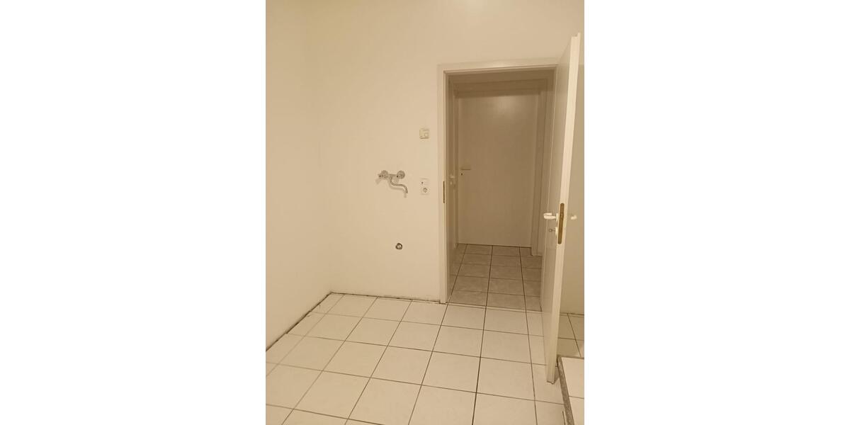 Etagenwohnung Urspringen - 4.5 Zimmer, 128 m&sup2;, 880&euro; | Angebot:26228432