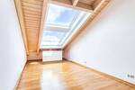 Etagenwohnung Höchberg - 5 Zimmer, 219 m&sup2;, 2.120&euro; | Angebot:26799113
