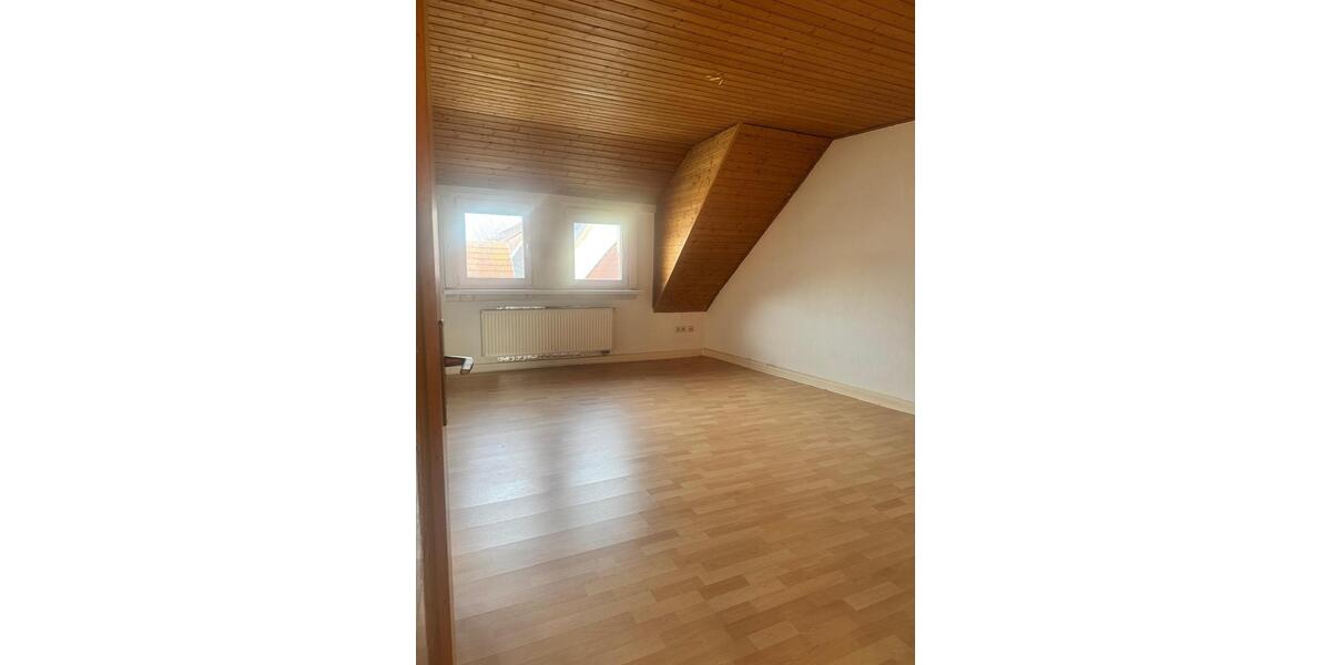 Dachgeschoßwohnung Kitzingen - 2 Zimmer, 63 m&sup2;, 500&euro; | Angebot:25257451