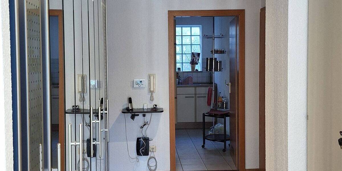 2 Zimmer Stadtwohnung im Zentrum von Kitzingen in der Kaiserstr.Absolut ruhig und sonnig mit Balkon :-) Nur 2 Min.fußläufig zur Fußgängerzone und Main 2 zimmer