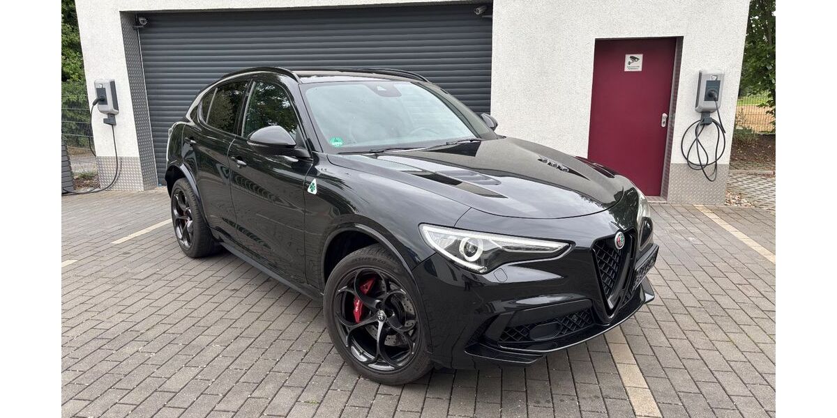 Alfa Romeo Stelvio 96.000 km 41.880 € Volkach 97332