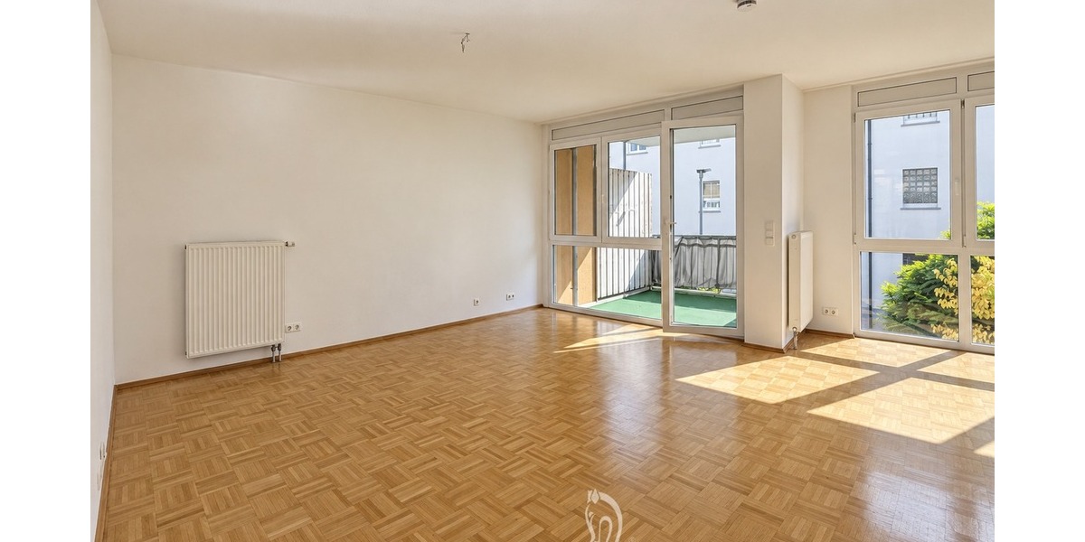 Altersgerecht, Aufzug und Stellplatz: Helle 2-Zimmer-Wohnung mit Balkonloggia - Etagenwohnung Würzburg Zellerau | Angebot:27134349