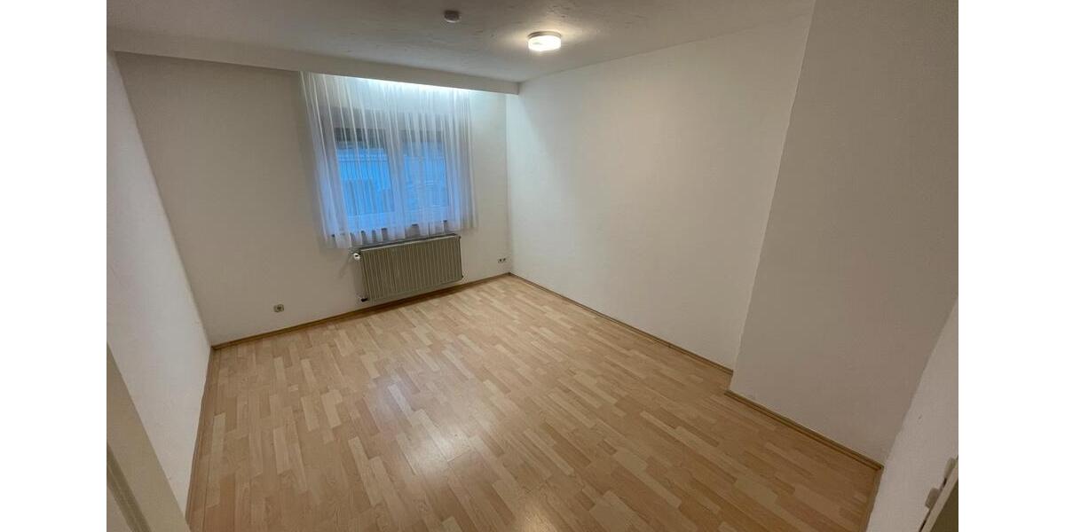 Etagenwohnung Würzburg Frauenland - 2 Zimmer, 80 m&sup2;, 1.200&euro; | Angebot:25894973