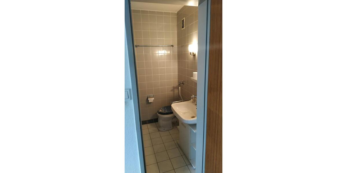 Dachgeschoßwohnung Höchberg - 1 Zimmer, 25 m&sup2;, 89.000&euro; | Angebot:26163916