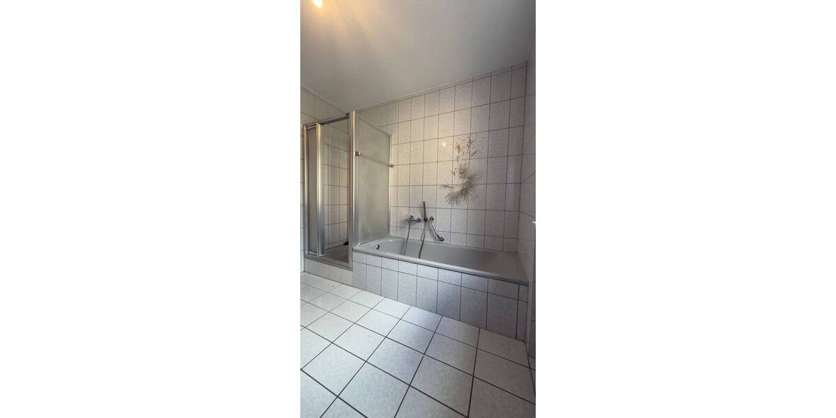 Reihenendhaus Würzburg Oberdürrbach - 6 Zimmer, 172 m&sup2;, 590.000&euro; | Angebot:25984304