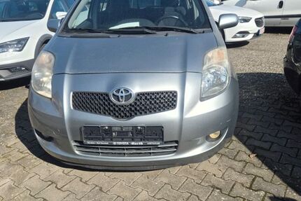 Toyota Yaris 122.000 km 3.900 &euro; Marktheidenfeld 97828