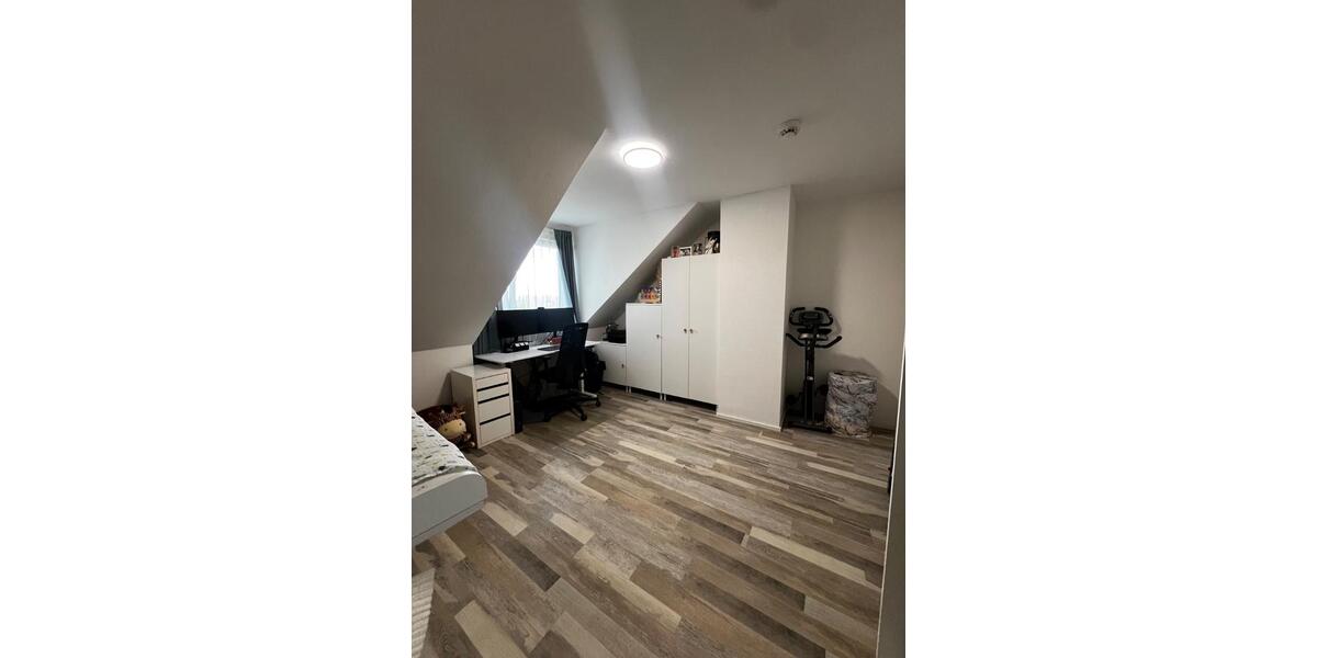 Dachgeschoßwohnung Würzburg Heuchelhof - 3 Zimmer, 89 m&sup2;, 339.000&euro; | Angebot:26623111