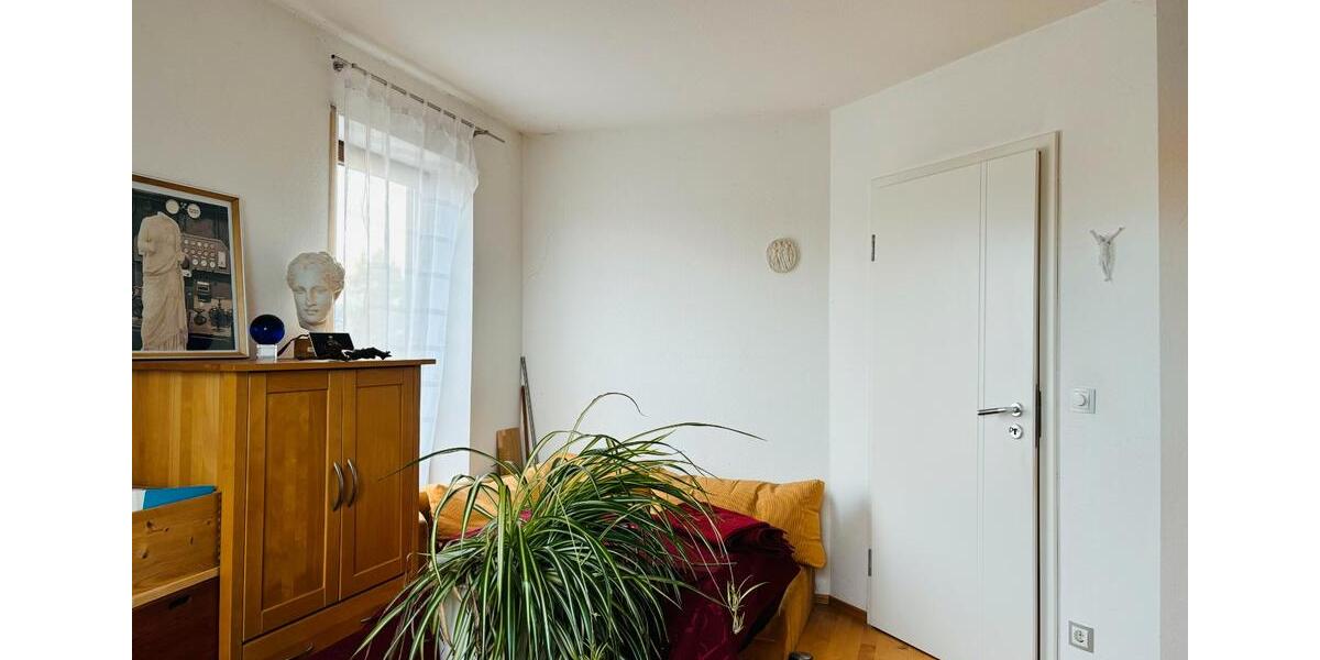 Dachgeschoßwohnung Eisingen - 3.5 Zimmer, 87 m&sup2;, 298.000&euro; | Angebot:26022242