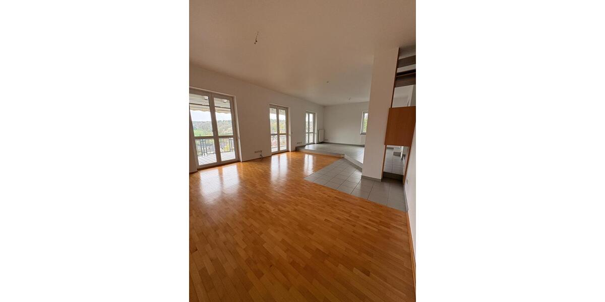Maisonettenwohnung Würzburg Dürrbachau - 4 Zimmer, 134 m&sup2;, 1.650&euro; | Angebot:26256521