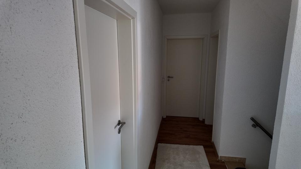 Mehrfamilienhaus, Wohnhaus Ippesheim - 9 Zimmer, 242 m&sup2;, 549.000&euro; | Angebot:26975756