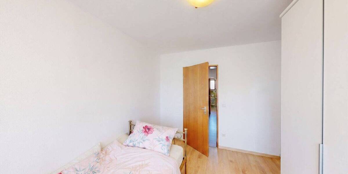 Mehrfamilienhaus, Wohnhaus Kirchheim Gaubüttelbrunn - 5 Zimmer, 184 m&sup2;, 360.000&euro; | Angebot:26767865