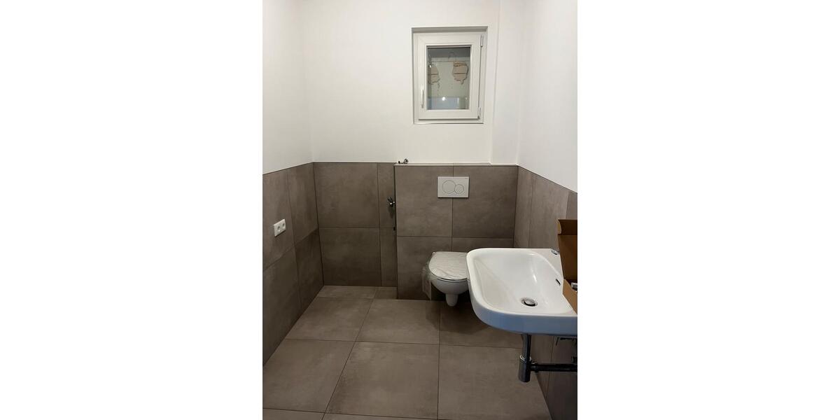 Etagenwohnung Grafenrheinfeld - 5 Zimmer, 135 m&sup2;, 1.200&euro; | Angebot:26329453
