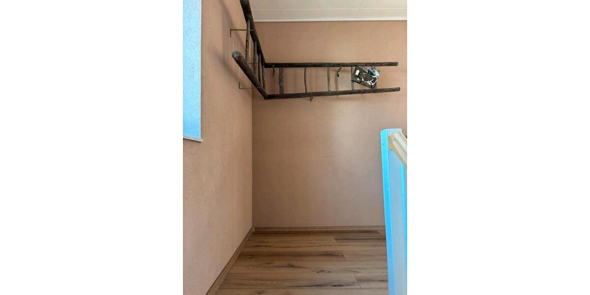 Erdgeschoßwohnung Neubrunn - 3 Zimmer, 120 m&sup2;, 1.100&euro; | Angebot:26459672