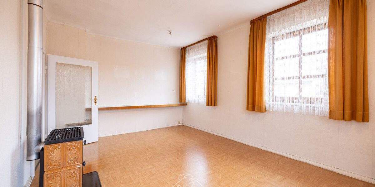 Mehrfamilienhaus, Wohnhaus Volkach - 9 Zimmer, 212 m&sup2;, 397.000&euro; | Angebot:23852733