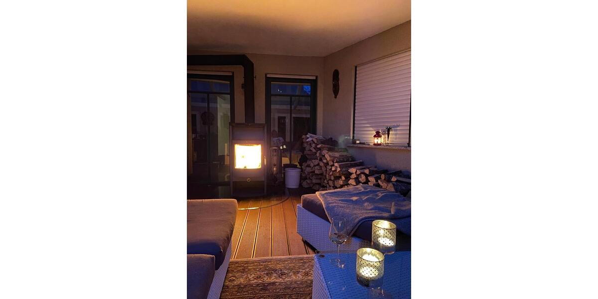 Wunderschöne EG-Wohnung - exklusiver Pool, Kamin & großem Garten 5.5 zimmer