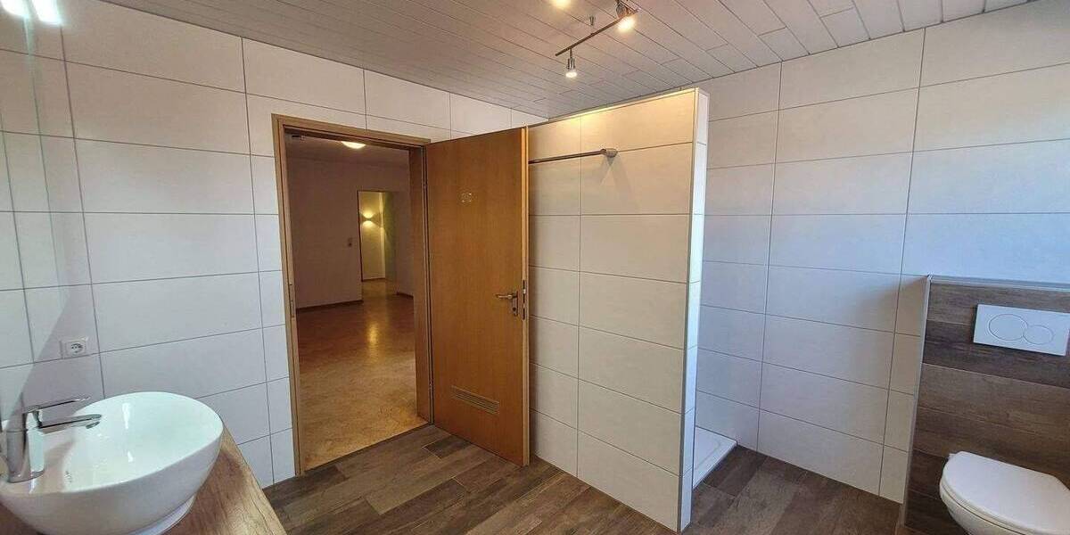Etagenwohnung Kirchheim - 4 Zimmer, 130 m&sup2;, 980&euro; | Angebot:26920026