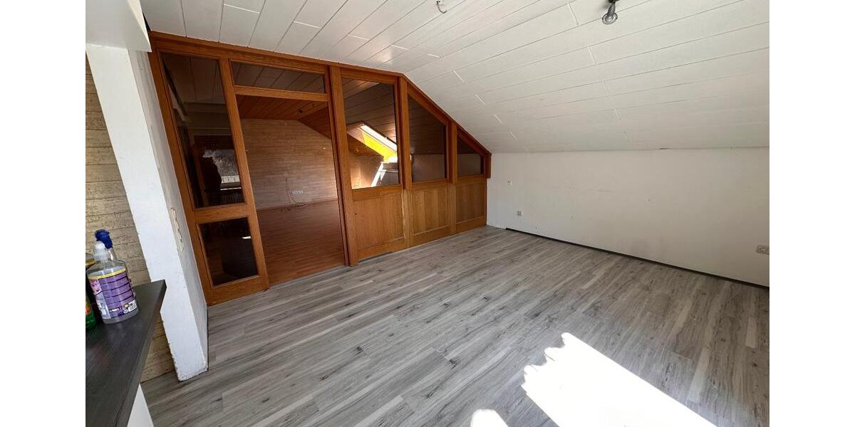 Einfamilienhaus Grünsfeld - 7 Zimmer, 195 m&sup2;, 385.000&euro; | Angebot:26567945