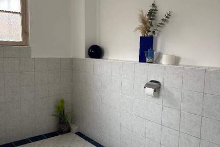 Haus Höchberg - 1 Zimmer, 266 m&sup2;, 395.000&euro; | Angebot:25729852