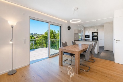 Exklusive 4-Zimmer-Wohnung mit großzügiger Terrasse in hochwertiger Ausstattung - Wohnung Höchberg | Angebot:27397142