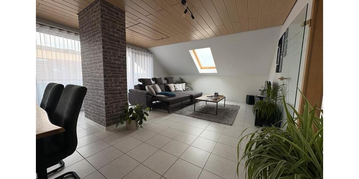 Dachgeschoßwohnung Himmelstadt - 3 Zimmer, 70 m&sup2;, 625&euro; | Angebot:26301816