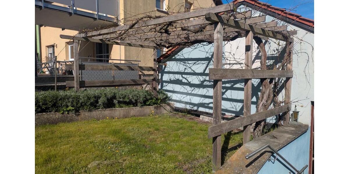 Doppelhaushälfte Ochsenfurt - 7 Zimmer, 196 m&sup2;, 490.000&euro; | Angebot:26297131