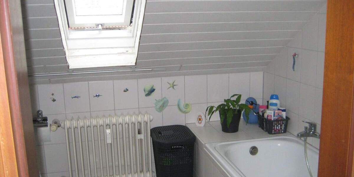 Etagenwohnung Waldbüttelbrunn - 3 Zimmer, 88 m&sup2;, 210.000&euro; | Angebot:25864896