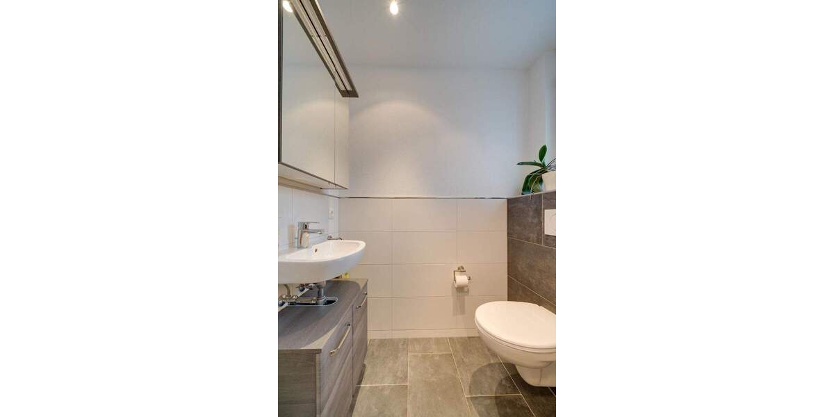 Doppelhaushälfte Zell am Main - 5 Zimmer, 145 m&sup2;, 640.000&euro; | Angebot:25747371