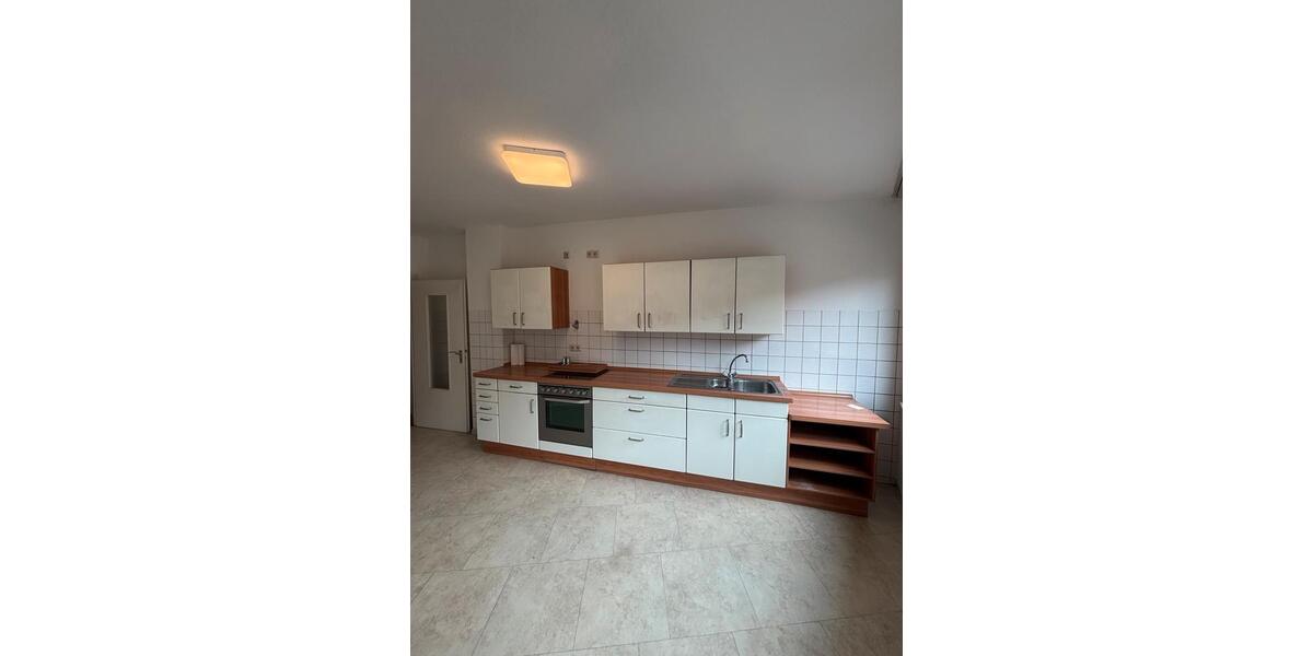 Etagenwohnung Würzburg - 3 Zimmer, 98 m&sup2;, 1.372&euro; | Angebot:26269102