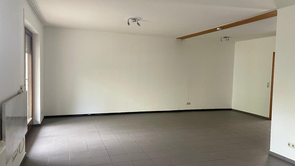 Reihenhaus Kitzingen - 5 Zimmer, 174 m&sup2;, 1.250&euro; | Angebot:26237536