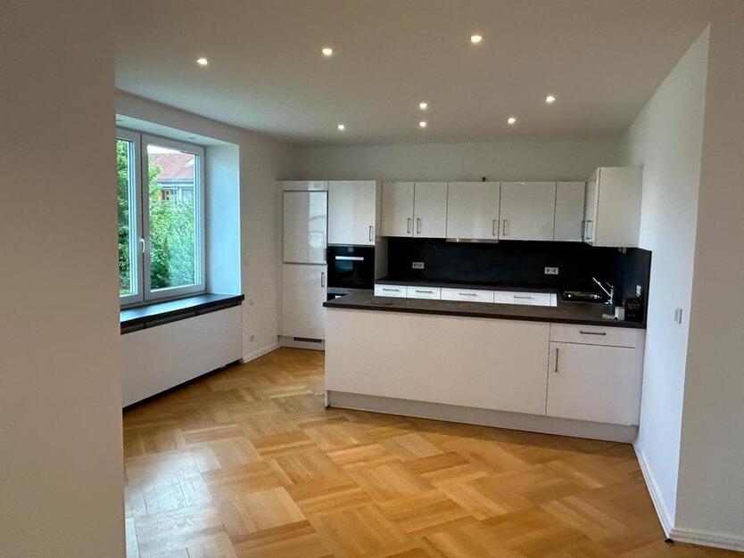 Großzügige DG Wohnung 154qm – 6 Zimmer Lauda Zentrum