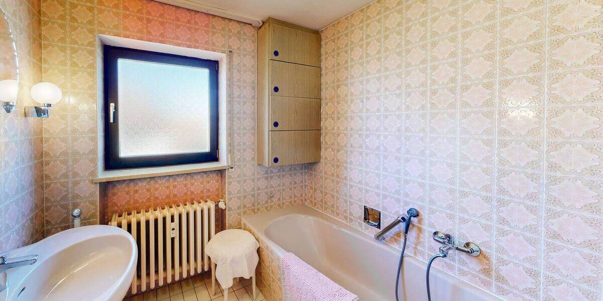 Mehrfamilienhaus, Wohnhaus Kirchheim Gaubüttelbrunn - 5 Zimmer, 184 m&sup2;, 360.000&euro; | Angebot:26767865