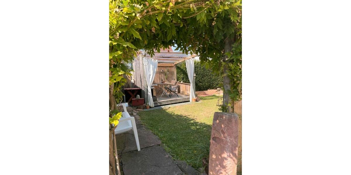 Erdgeschoßwohnung Neubrunn - 3 Zimmer, 120 m&sup2;, 1.100&euro; | Angebot:26459672