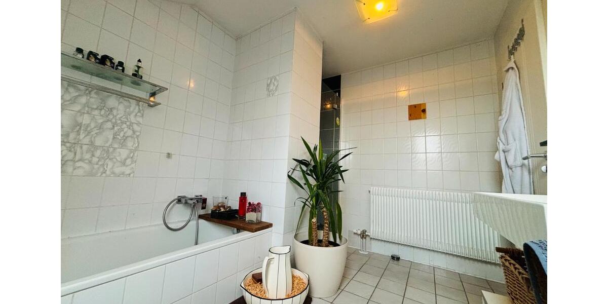 Dachgeschoßwohnung Eisingen - 3.5 Zimmer, 87 m&sup2;, 298.000&euro; | Angebot:26022242