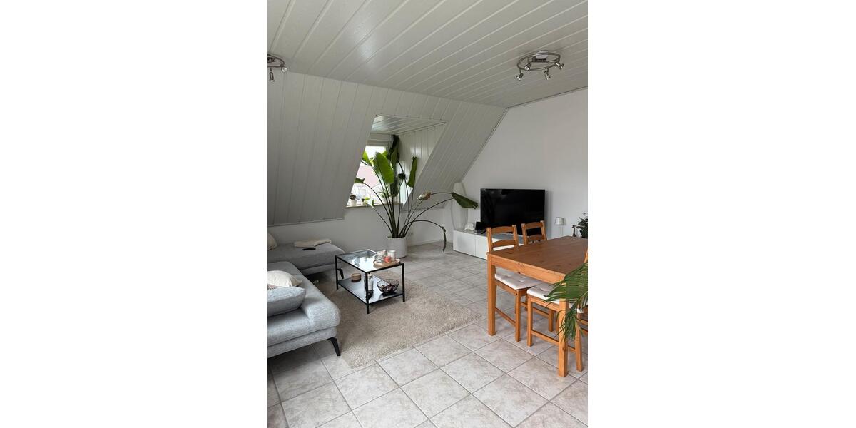 Dachgeschoßwohnung Grafenrheinfeld - 3 Zimmer, 85 m&sup2;, 900&euro; | Angebot:26169839