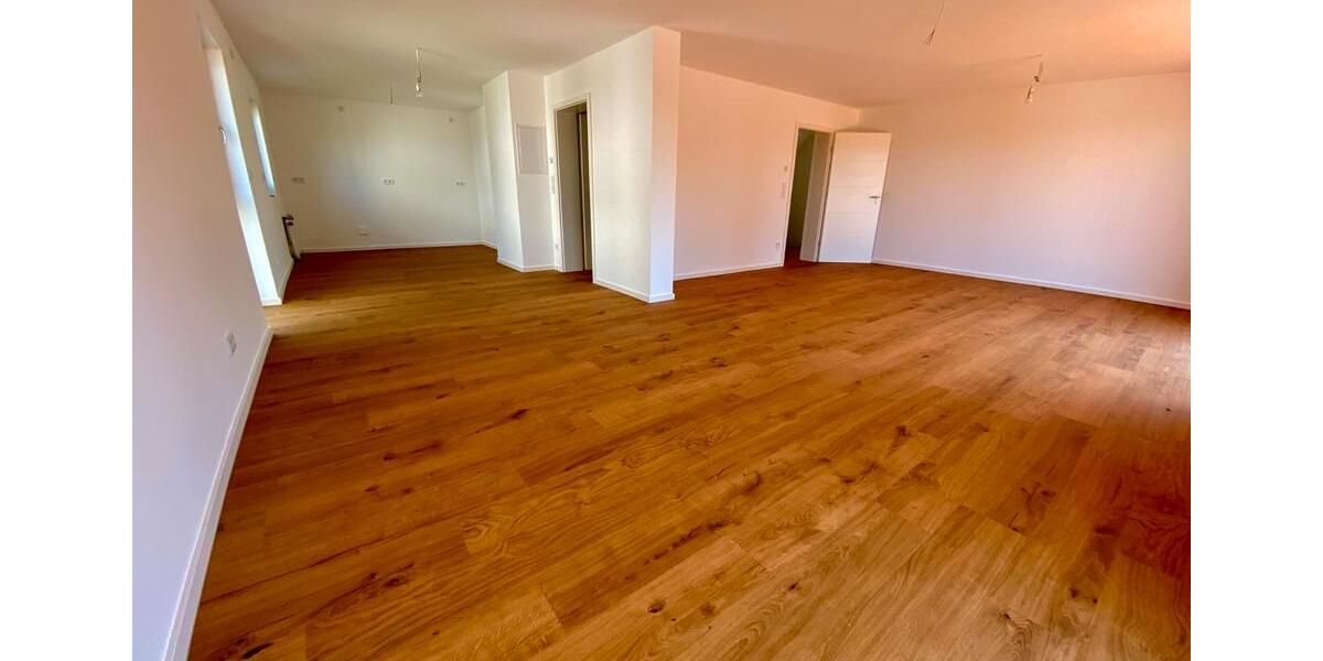 Etagenwohnung Marktbreit - 6 Zimmer, 190 m&sup2;, 2.100&euro; | Angebot:26678755