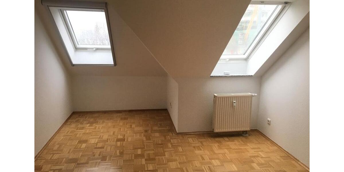 Dachgeschoßwohnung Frickenhausen am Main - 3 Zimmer, 99 m&sup2;, 1.000&euro; | Angebot:26560530