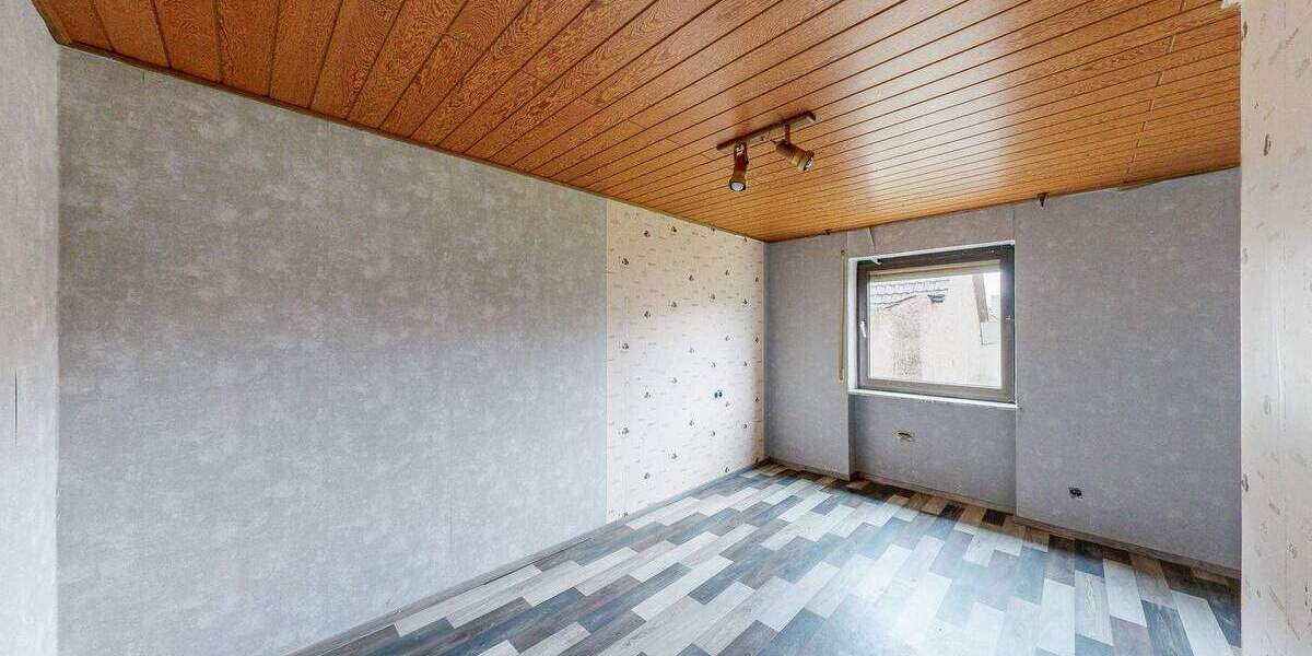 Mehrfamilienhaus, Wohnhaus Schwebenried Schwebenried - 8 Zimmer, 209 m&sup2;, 285.000&euro; | Angebot:25997007