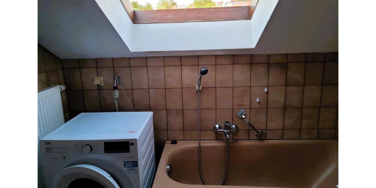 Einzimmerwohnung mit traumhafter Dachterrasse + Tiefgaragenplatz 1 zimmer