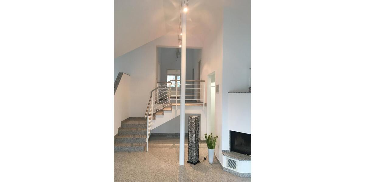 Dachgeschoßwohnung Frickenhausen am Main - 3 Zimmer, 99 m&sup2;, 1.000&euro; | Angebot:26560530