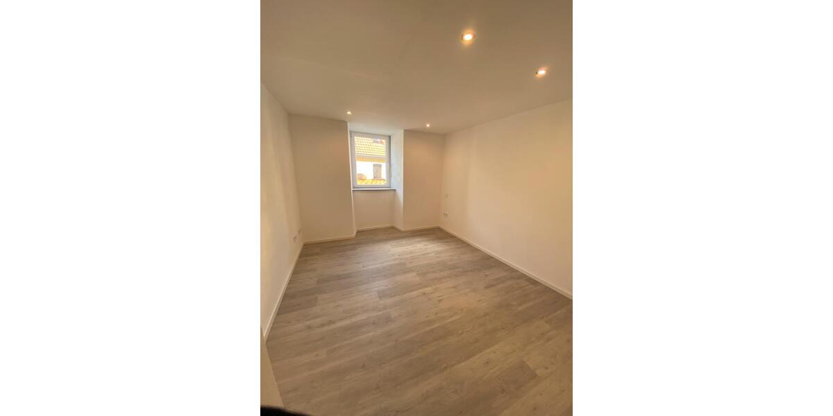 Erdgeschoßwohnung Kleinlangheim - 2 Zimmer, 58 m&sup2;, 650&euro; | Angebot:24940874