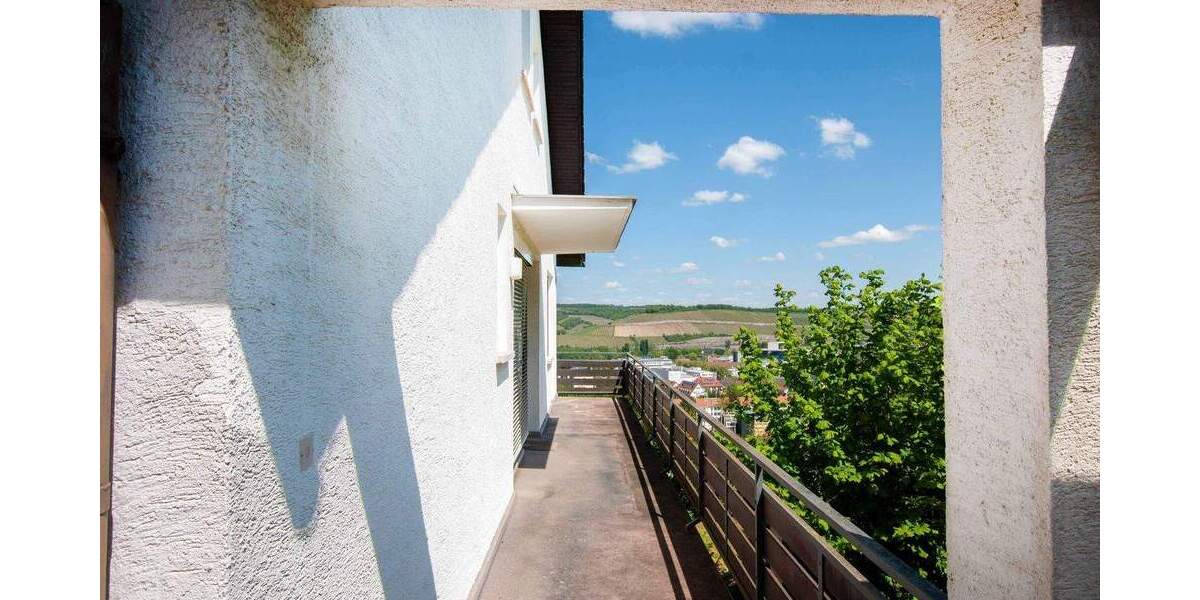 **RESERVIERT** Traumhafte Aussicht auf die Stadt - Architektenhaus Obere Zellerau 7 zimmer