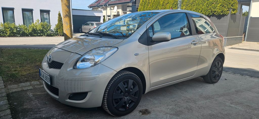Toyota Yaris 75.946 km 5.000 &euro; Würzburg 97084