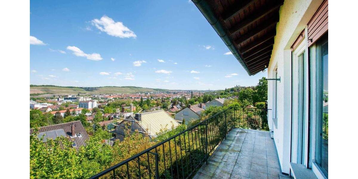 **RESERVIERT** Traumhafte Aussicht auf die Stadt - Architektenhaus Obere Zellerau 7 zimmer
