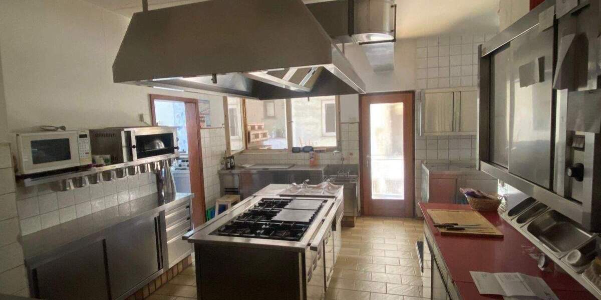 Mehrfamilienhaus, Wohnhaus Volkach - 9 Zimmer, 415.000&euro; | Angebot:23944929