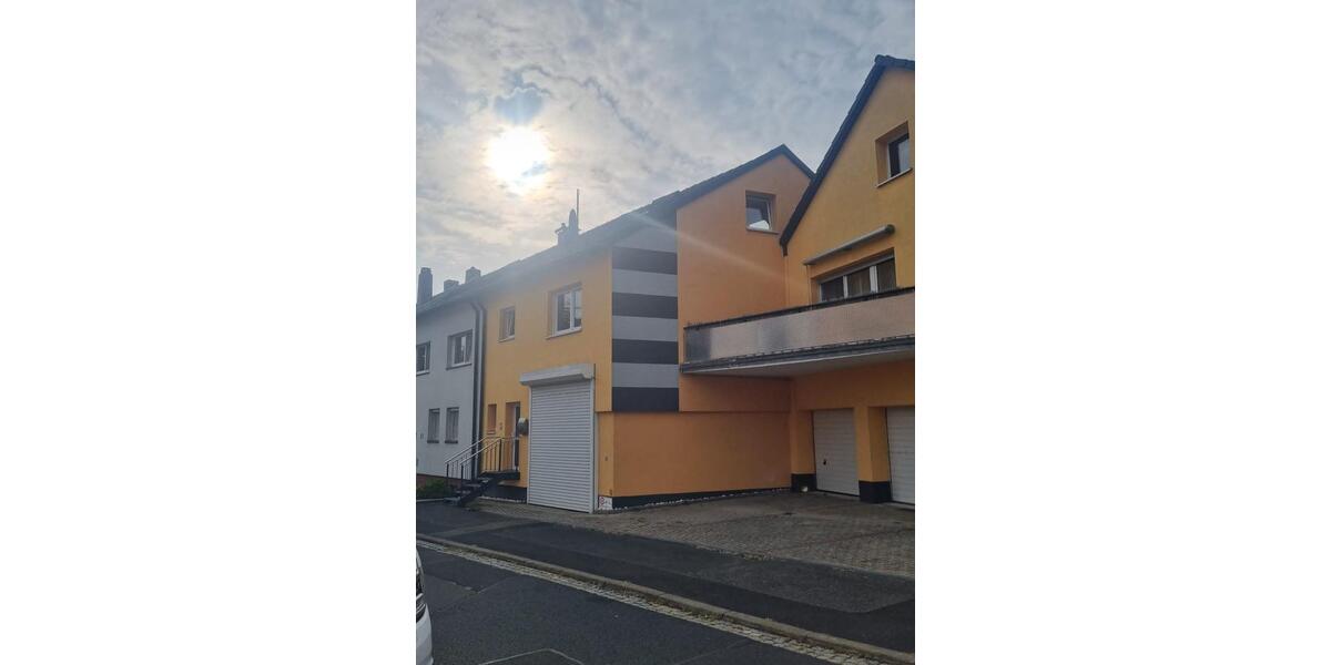 Reihenhaus Bergrheinfeld - 5 Zimmer, 105 m&sup2;, 1.200&euro; | Angebot:25395205