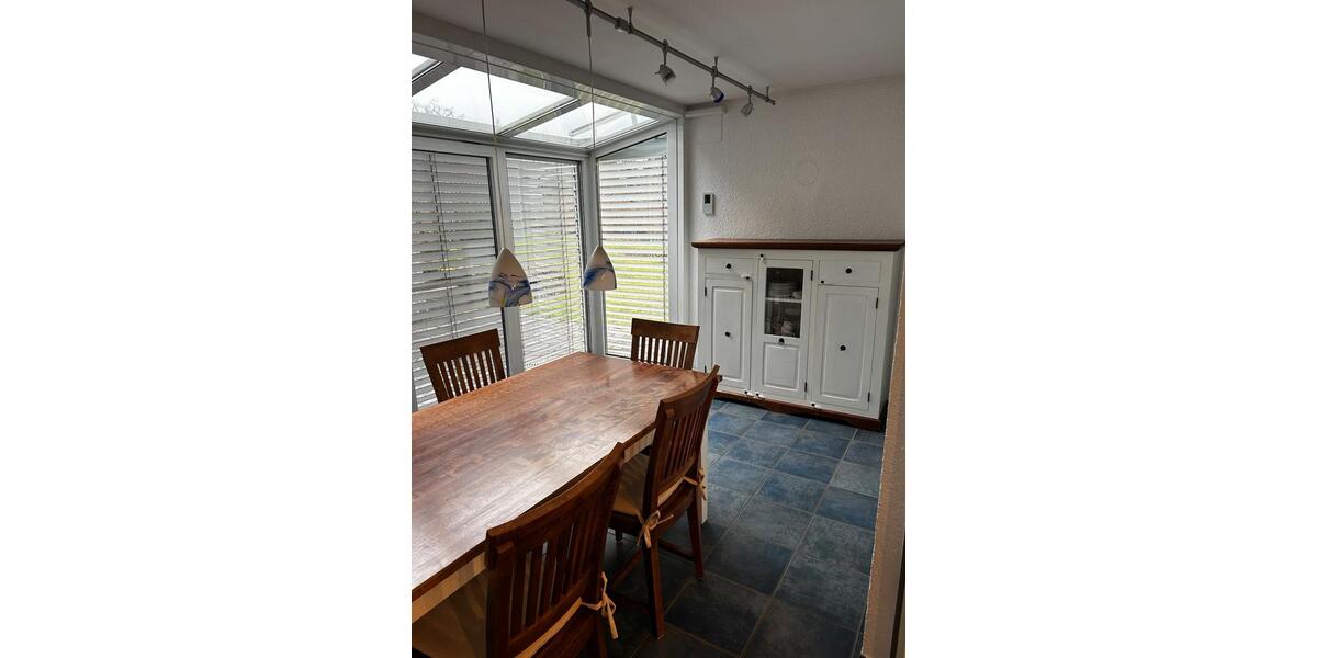 Helle 4 Zimmer Wohnung für zwei Personen oder auch als Praxis 4 zimmer