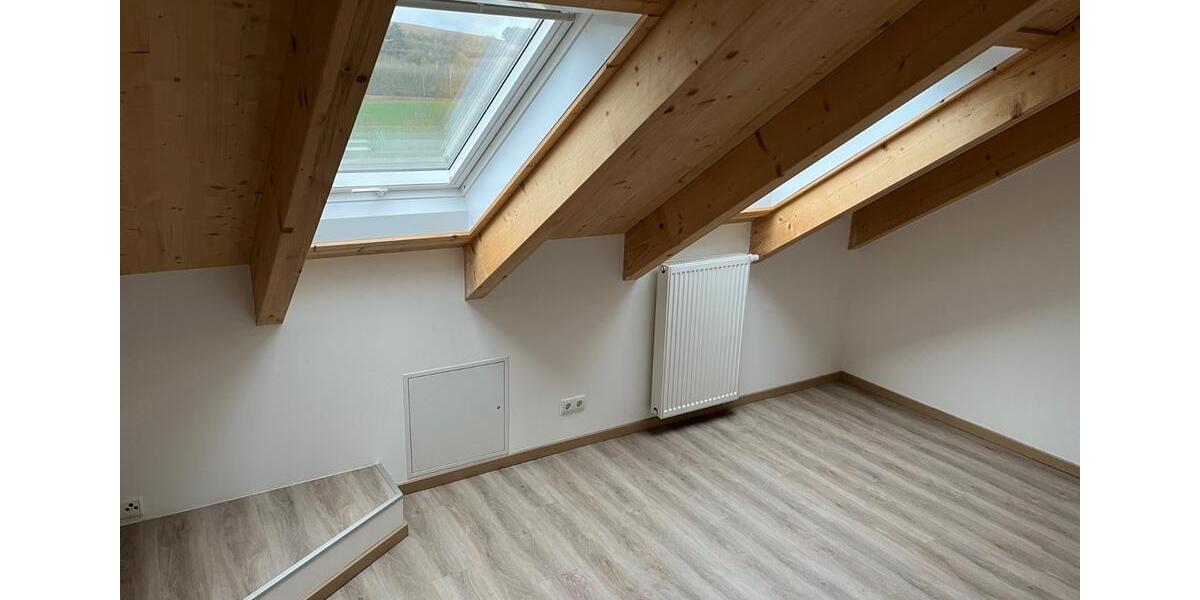 Dachgeschoßwohnung Arnstein - 3 Zimmer, 103 m&sup2;, 1.150&euro; | Angebot:26335458
