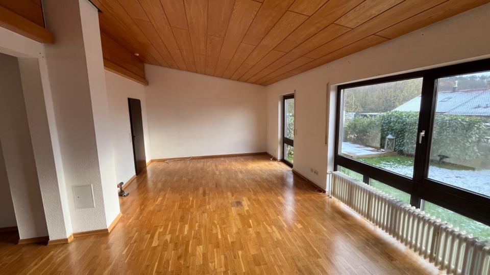 Bungalow Würzburg Dürrbachau - 7 Zimmer, 200 m&sup2;, 685.000&euro; | Angebot:26818620