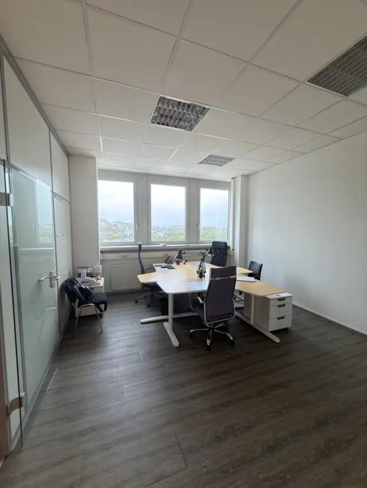 Moderne Bürofläche mit Weitblick – 186 m² im obersten Stockwerk zimmer