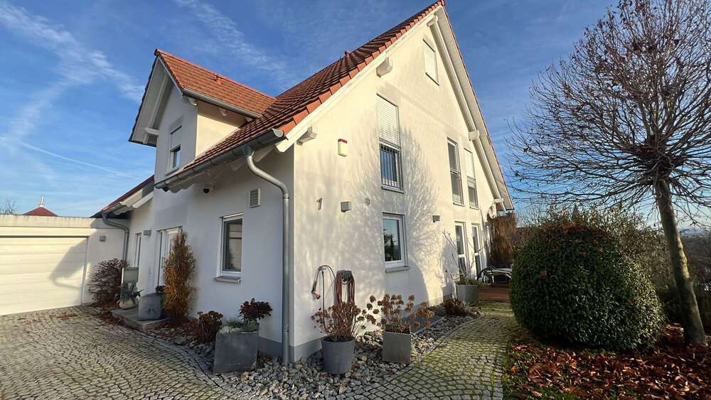 Einfamilienhaus Sulzfeld am Main - 11 Zimmer, 360 m&sup2;, 1.240.000&euro; | Angebot:23814052